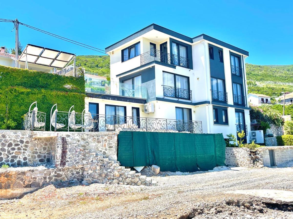 Krasići Beachfront Villa Pearl Of Adria מראה חיצוני תמונה