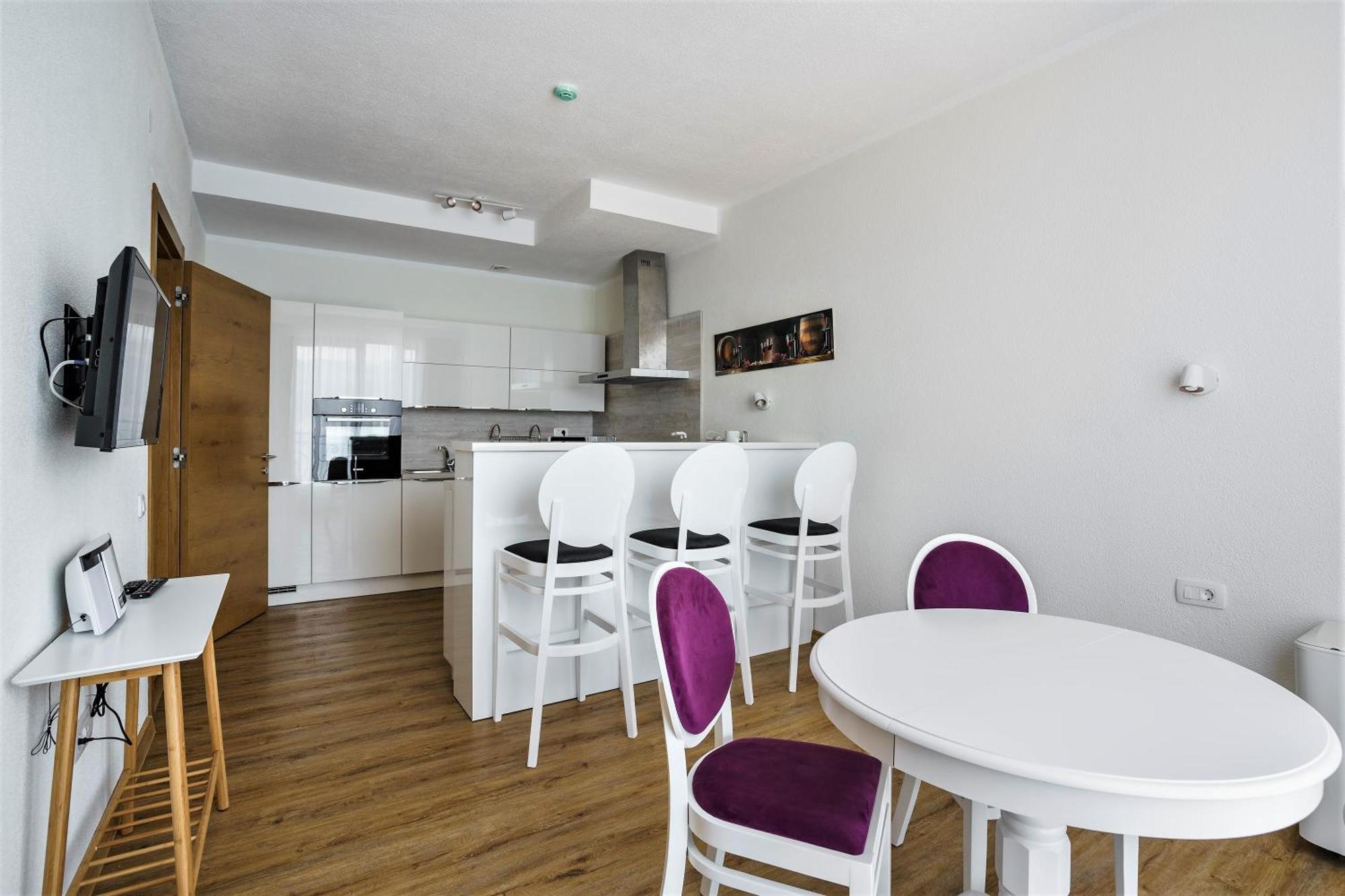 Krasići Beachfront Villa Pearl Of Adria מראה חיצוני תמונה