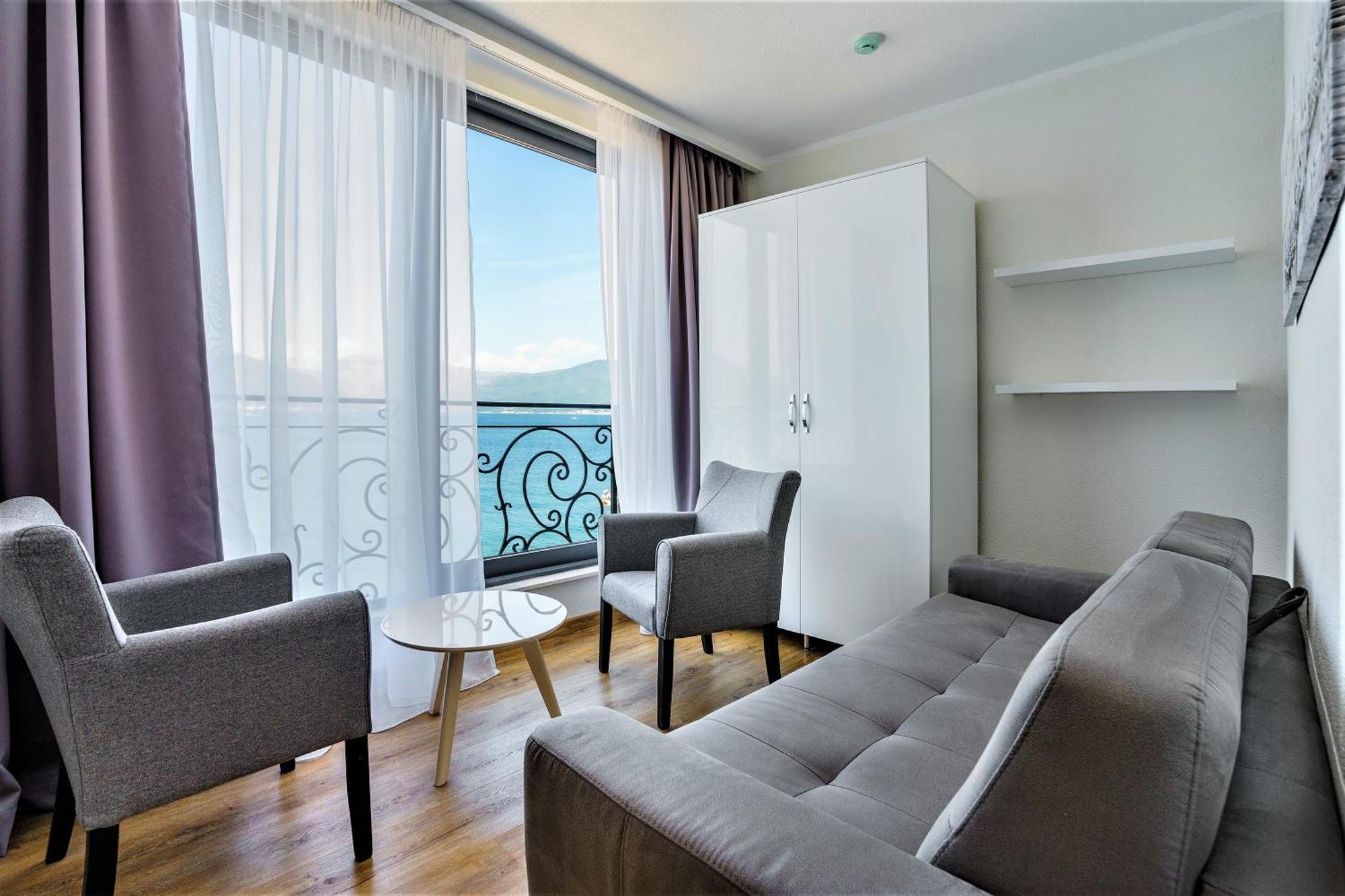 Krasići Beachfront Villa Pearl Of Adria מראה חיצוני תמונה